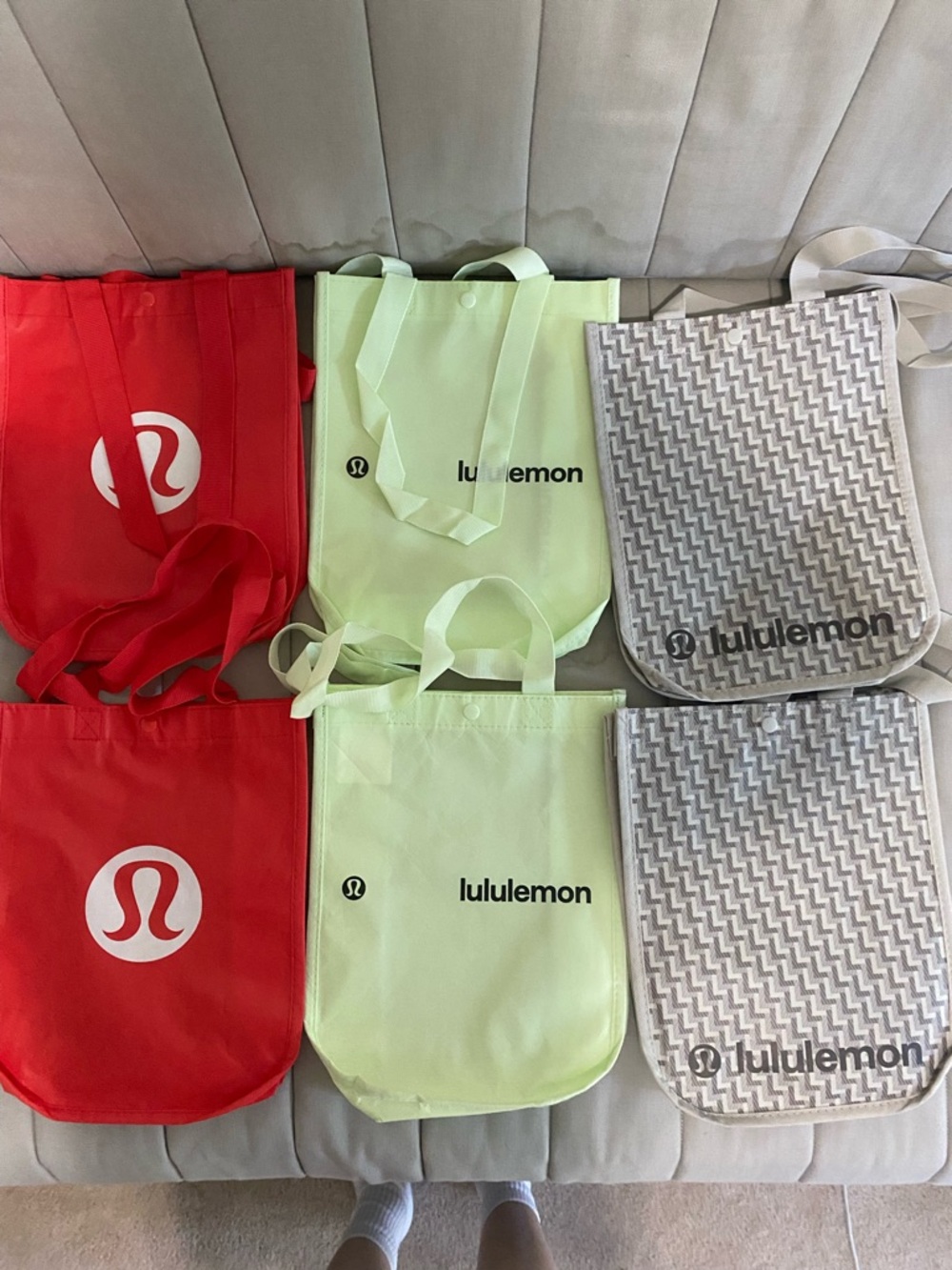 lululemon shopping bags